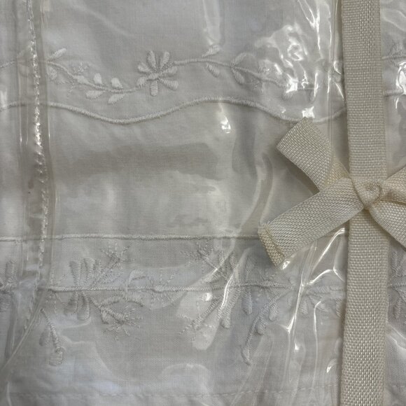 NEW Rachel Ashwell Treasures White Dust Ruffle Cotton Cottage Core Shabby Chic - Picture 2 of 9